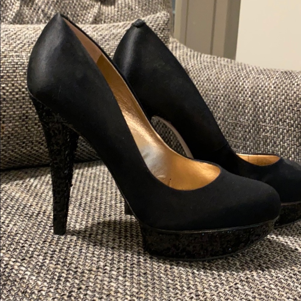 BCBG black satin glitter platform pumps 8.6